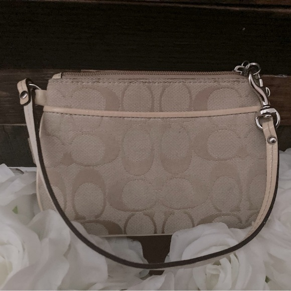 Coach wristlet - Picture 2 of 3
